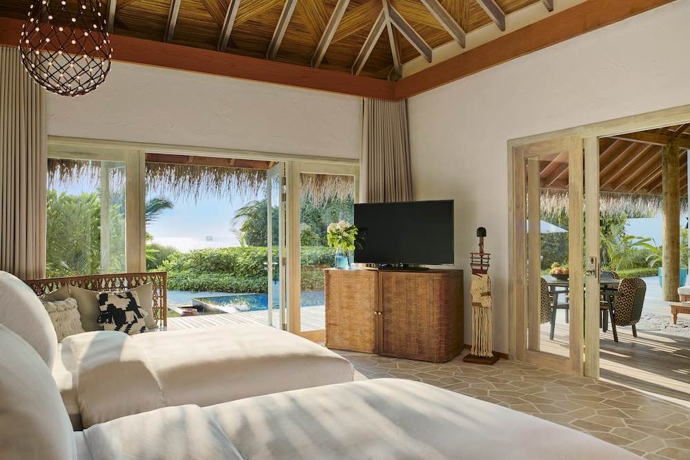 Three Bedroom Sunset Beach Villa with Pool at Sirru Fen Fushi Private Lagoon Resort thumbnail 2